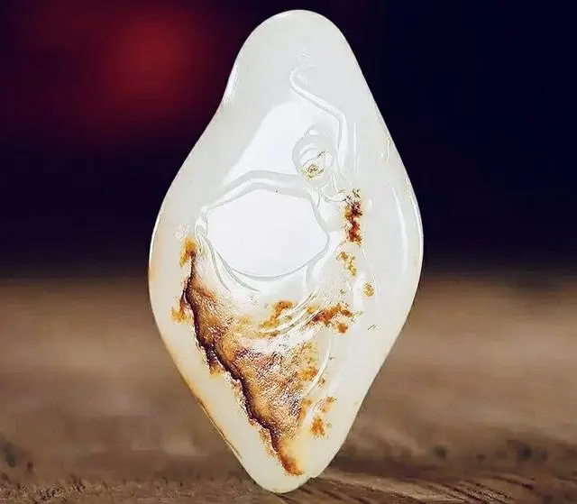 匠心巧雕！重获新生的和田玉瑕疵料！